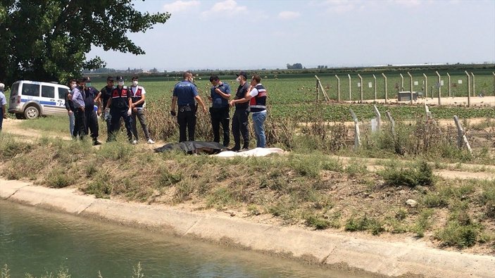 Adana'da sulama kanalına devrilen araçtaki iki kişinin cesedine ulaşıldı