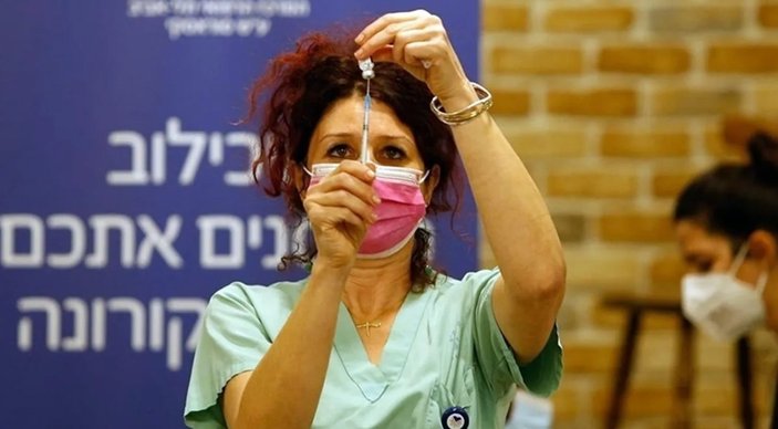 İsrail, kapalı alanlarda maske zorunluluğunu kaldırıyor