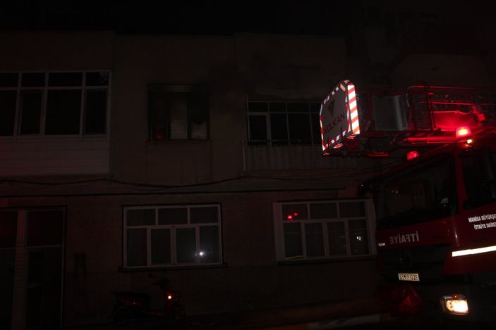 Manisa’da bacayı benzin döküp temizlemek istedi, yangın çıktı