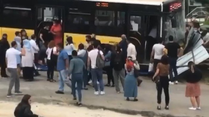 Kağıthane'de İETT otobüsü kaza yaptı