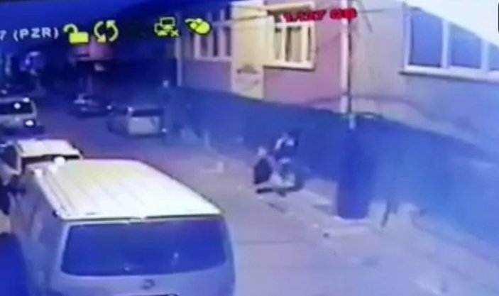 İstanbul'da 30 çift ayakkabı çalan hırsız kamerada