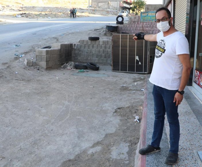 Gaziantep'te iş yerini temizleyen şahıs, ezilme tehlikesi geçirdi