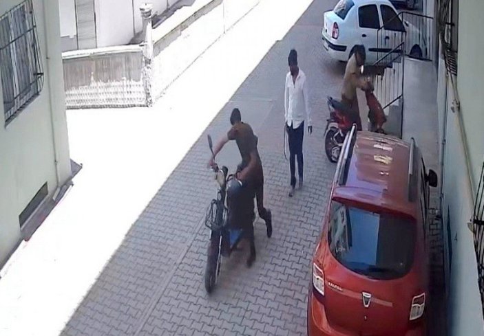 Osmaniye'de gündüz vakti bisiklet hırsızlığı