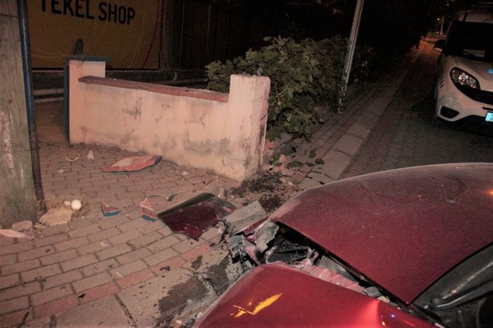 Denizli'de ehliyetsiz sürücünün polisten kaçışı kazayla noktalandı