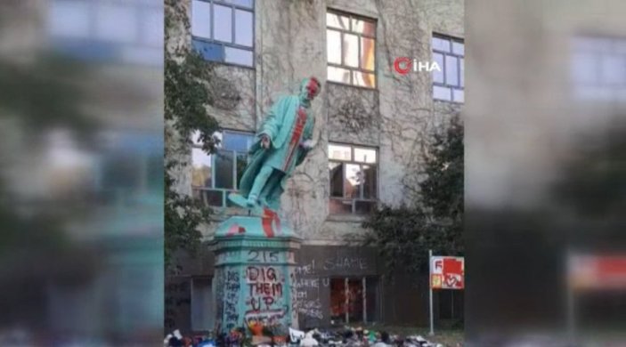 Kanada’da Egerton Ryeson heykeli protestocular tarafından yıkıldı