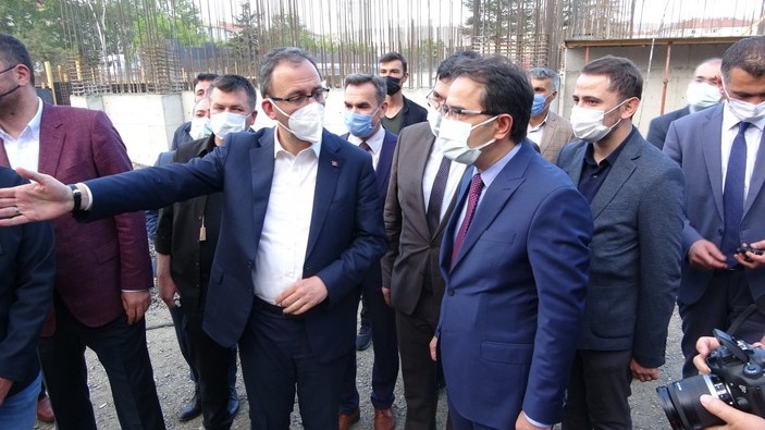 Mehmet Muharrem Kasapoğlu Çankırı'da yapımı süren havuz inşaatını inceledi