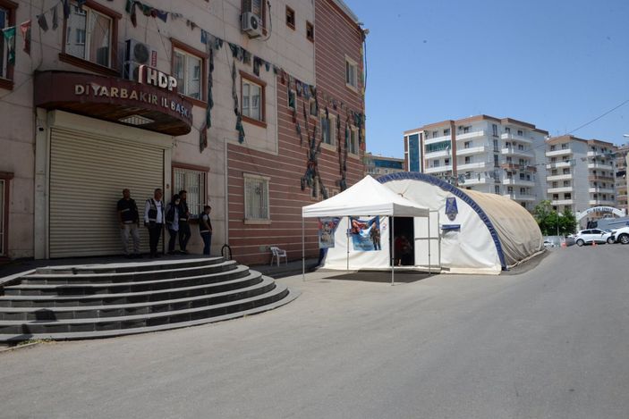 d Diyarbakır annesi Güzide Demir: Gelin çocuklarımızı birlikte isteyelim