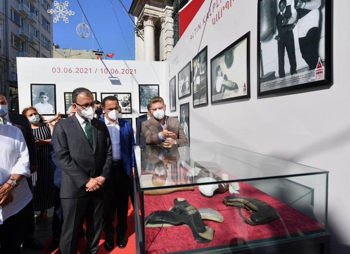 Mehmet Muharrem Kasapoğlu, başkonsoloslarla 'Altın kalpli eldiven' sergisini gezdi