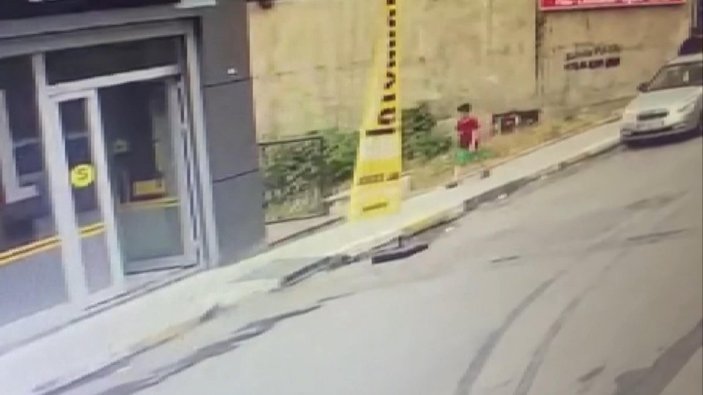 Esenyurt’ta 8 yaşındaki çocuk, bina boşluğuna düştü