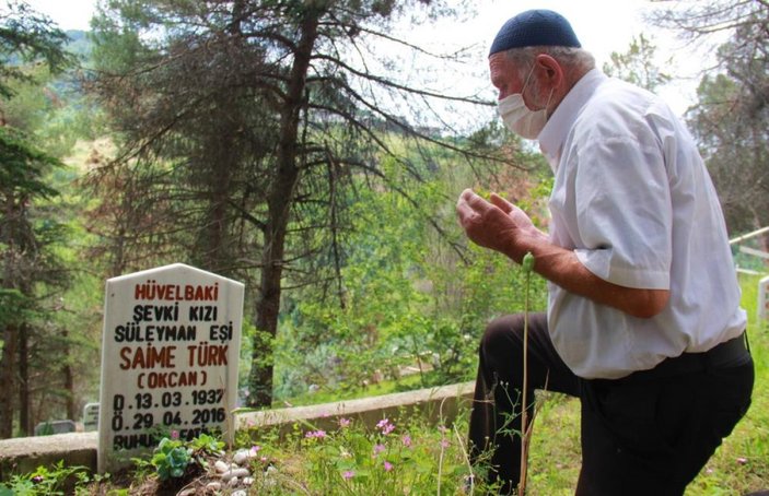 Kocaeli'de eşinin mezarı başından ayrılmıyor: Hanım öldükten sonra garip kaldım