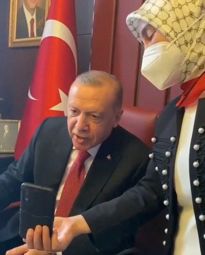 Bursa'da, bedensel engelli Emir'in Erdoğan sevgisi