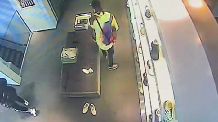 Sarıyer’de lüks mağazada ayakkabı hırsızlığı kameraya yansıdı