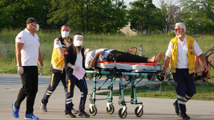 Samsun’da ağaçtan düştü, ambulans helikopter ile hastaneye kaldırıldı