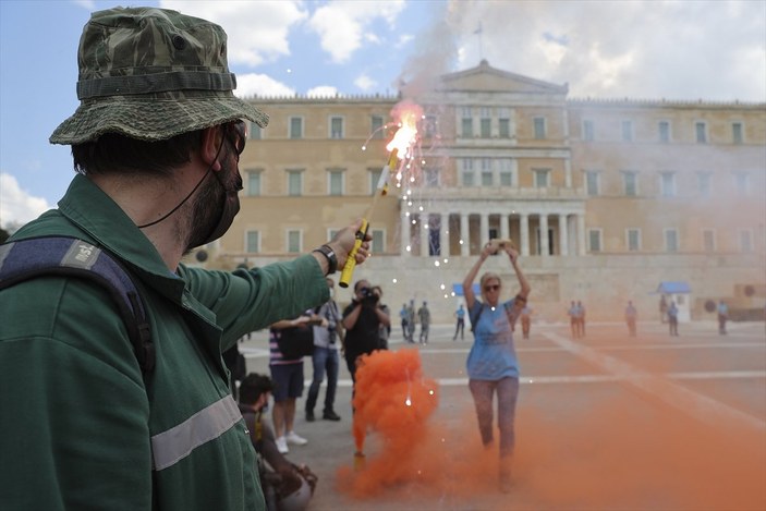 Yunanistan'da 24 saatlik genel greve gidildi