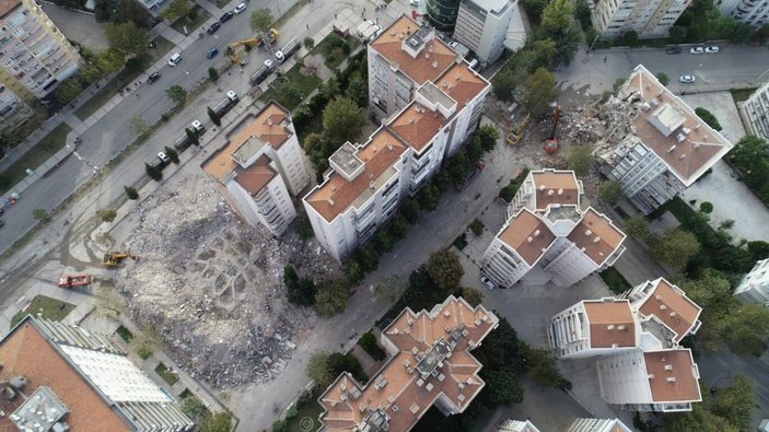 İzmir’de depremde yıkılan Yılmaz Erbek Apartmanı iddianamesi kabul edildi