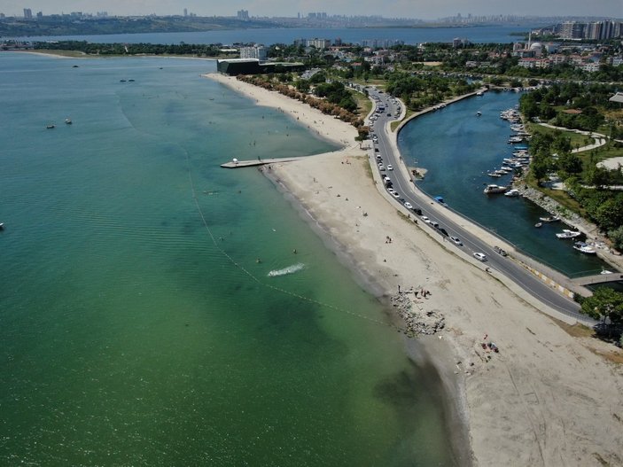 İstanbul sahillerinde kilometrelerce müsilaj hattı