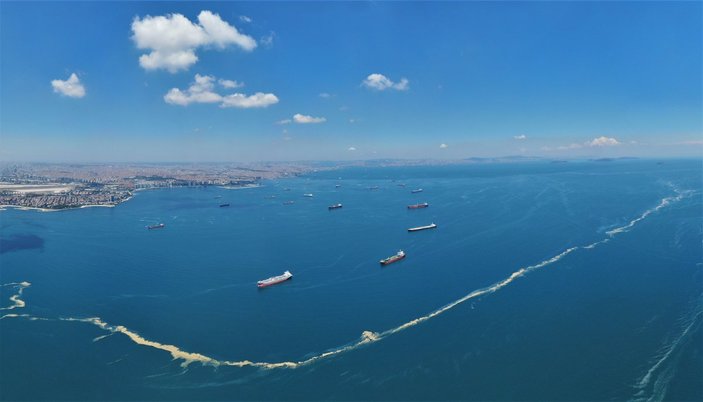 İstanbul sahillerinde kilometrelerce müsilaj hattı