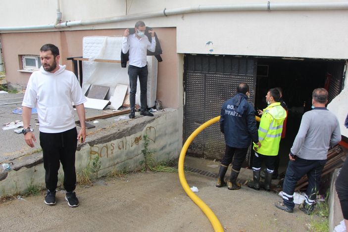 d Bolu’da sağanak yağış: Yollar su altında kaldı