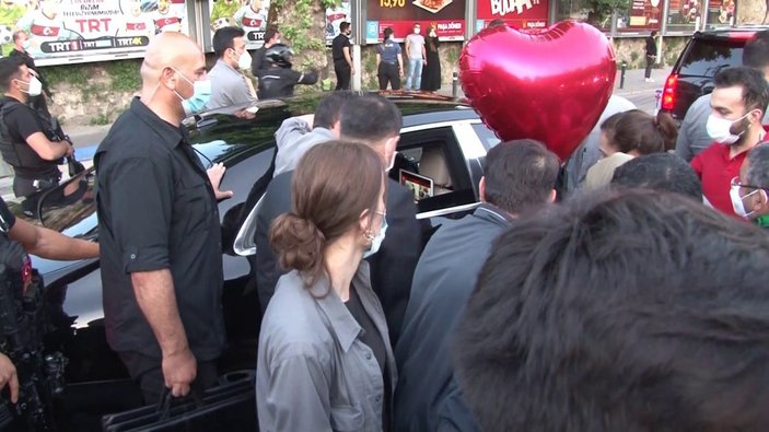 İstanbul'da vatandaşlardan Cumhurbaşkanı Erdoğan’a sevgi gösterisi