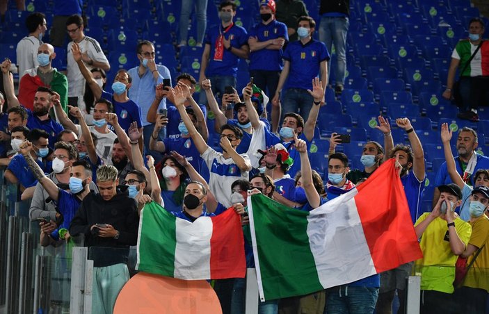 İtalya-Türkiye maçından renkli kareler
