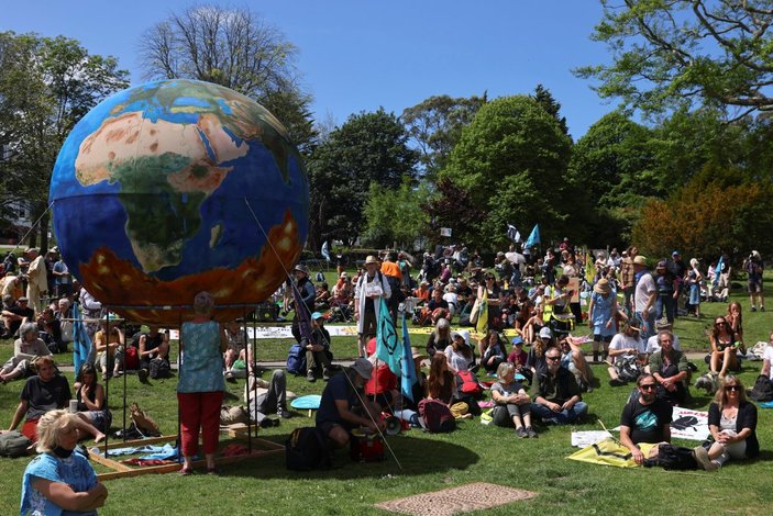 G7 Zirvesi'nde iklim değişikliği protestosu