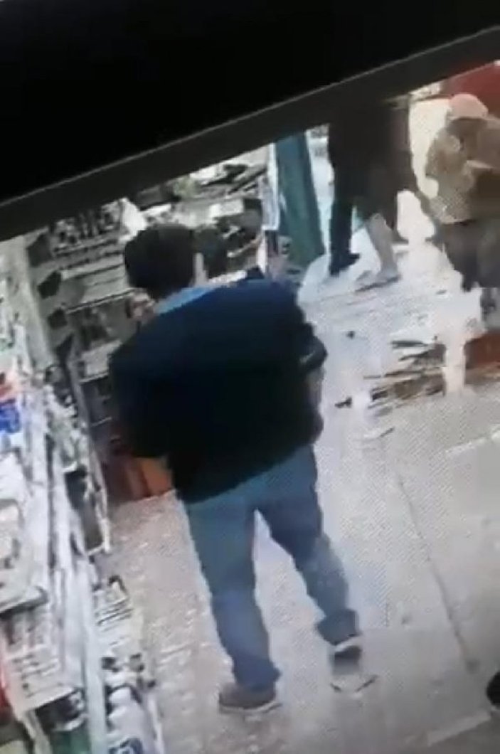 İzmir'de kasiyer tartıştığı müşteriye ateş açtı