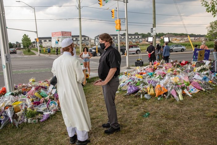 Kanada'da hayatını kaybeden Müslüman aileyi andılar