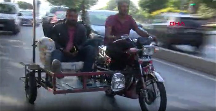 İstanbul’da motosiklete berjer koltuk monte edip trafiğe çıktılar