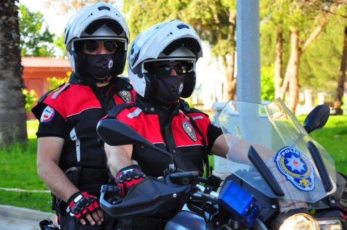 Manisa'da ikiz polisler, omuz omuza görev yapıyor