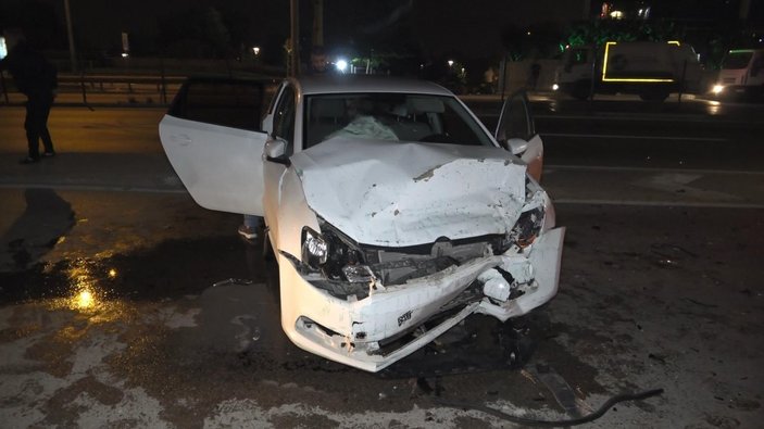 Bursa'da aşırı hız kazası: 3 ağır yaralı