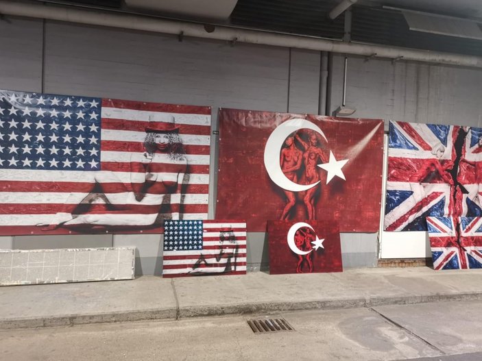 Almanya'da Türk bayrağı üzerine çizim yapıldı