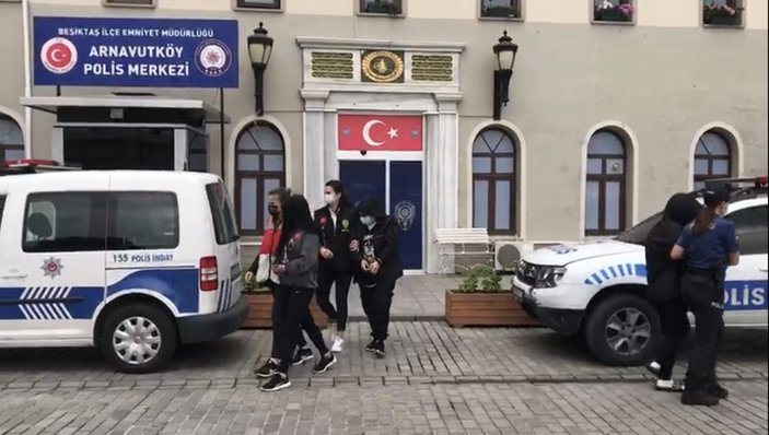 Ortaköy'de yakalanan hırsızlardan biri kendisini kesti