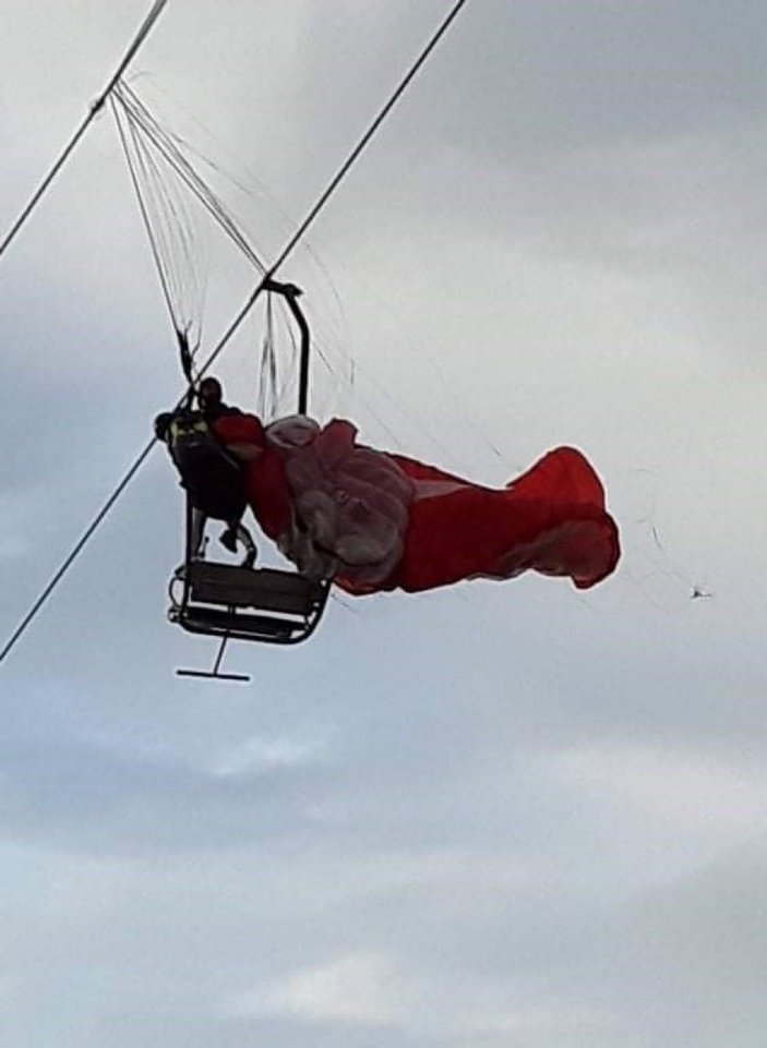 Muğla'da paraşüt, telesiyet hattına dolandı