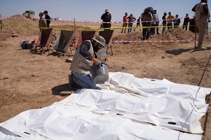 Irak'ta DEAŞ'ın katlettiği 500 kişilik iki toplu mezar bulundu