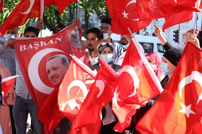 Cumhurbaşkanı Erdoğan'a Brüksel'de sevgi gösterisi