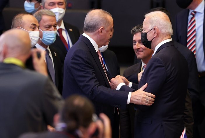 Cumhurbaşkanı Erdoğan ve Joe Biden'dan ayaküstü sohbet