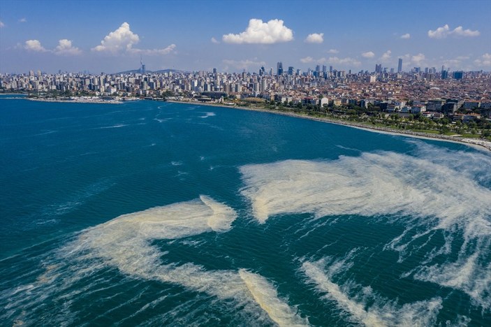 Marmara Denizi'nden 5 günde 1700 metreküp müsilaj temizlendi