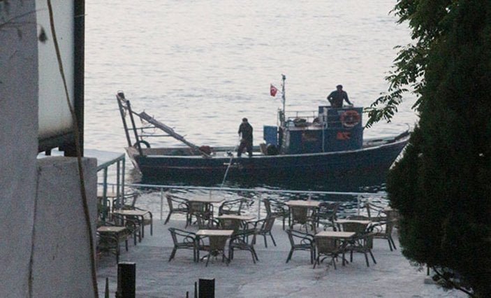 Marmara'da kaçak midye avcıları görüntülendi