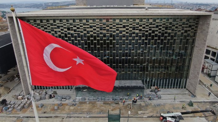 Atatürk Kültür Merkezi'nin ön cephesi ortaya çıktı