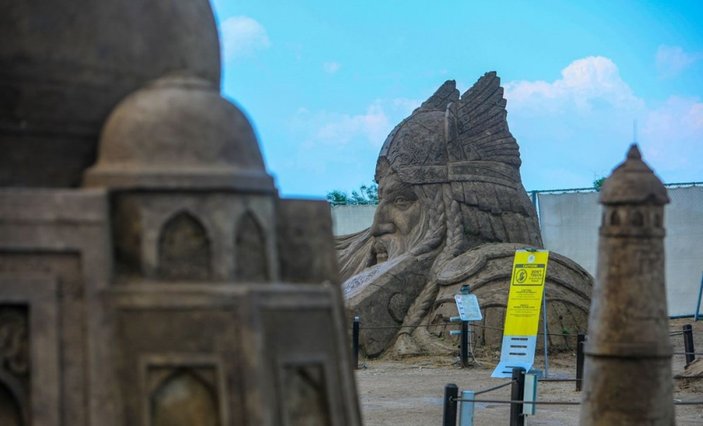 Antalya Kum Heykel Festivali başladı: Kayıp Şehir Atlantis temasıyla açıldı