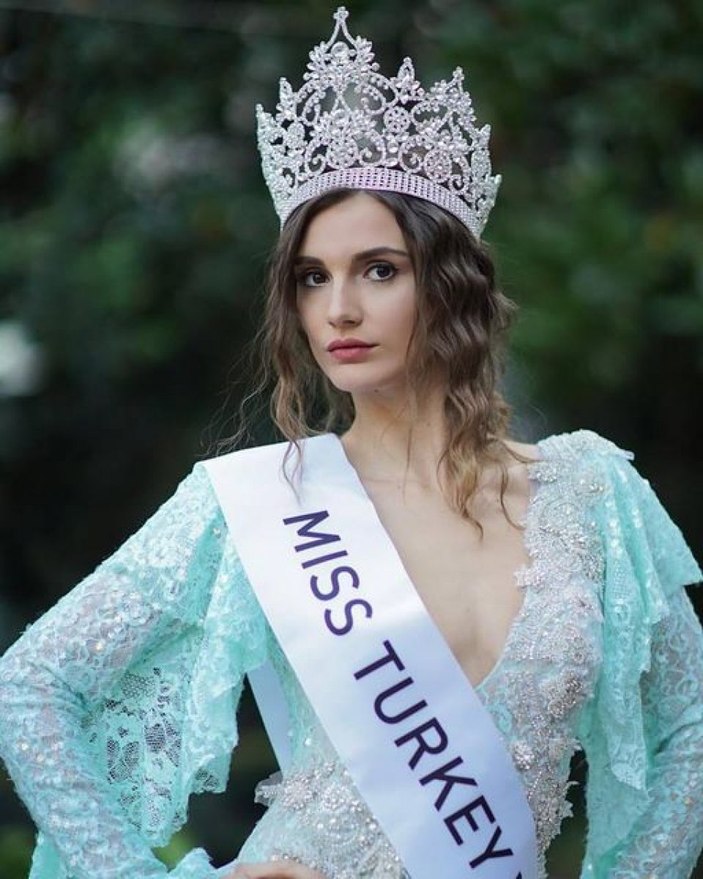 Aslı Sümen kimdir? Miss Turkey 2017 birincisi Aslı Sümen Baht Oyunu'nda..