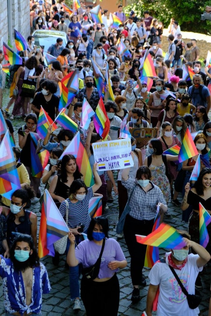 Boğaziçi Üniversitesi'nde LGBT yürüyüşü