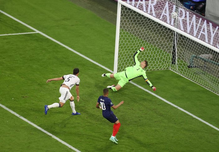 Fransa, Almanya'yı tek golle mağlup etti