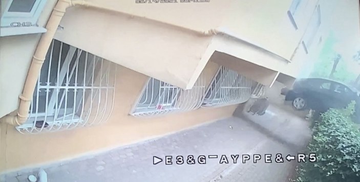 Şişli’de otopark içinde hızla gaza basınca, binaya girdi