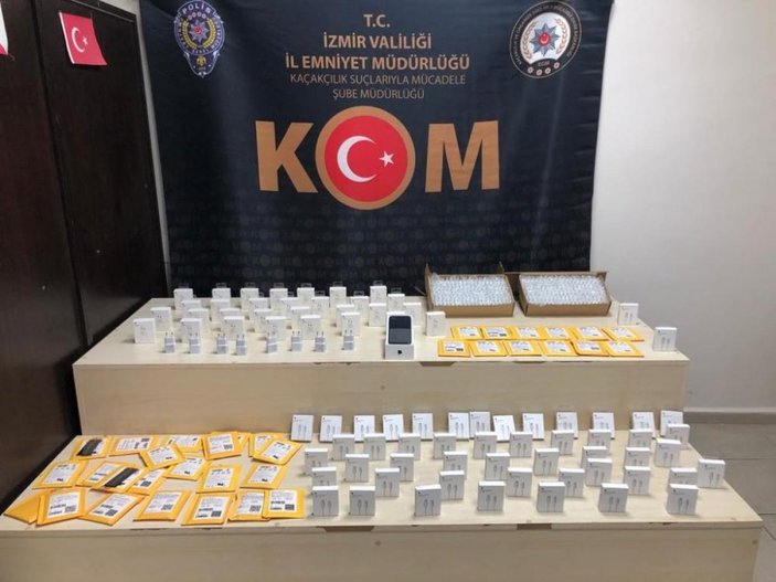İzmir'de 1 milyon lira piyasa değerinde kaçak ürün ele geçirildi
