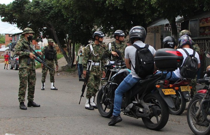 Kolombiya'da orduya bombalı saldırı