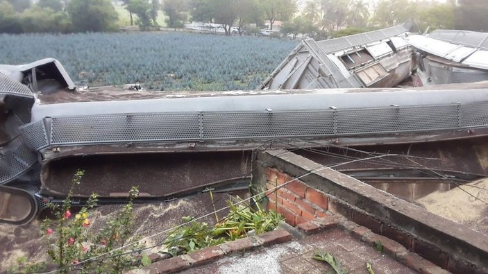 Meksika’da yük treni kazası: 4 ev zarar gördü