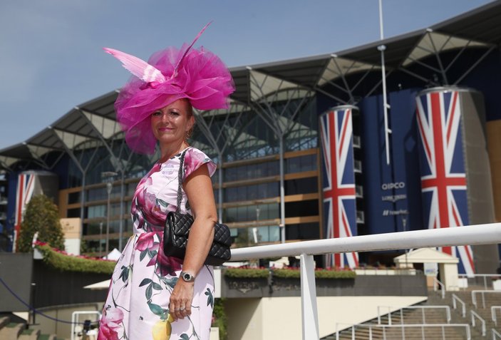 2021 Royal Ascot At Yarışları'nda şapka şıklığı