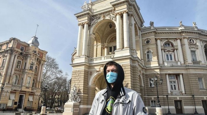 Ukrayna'da koronavirüs karantina uygulamasının tarihi uzatıldı