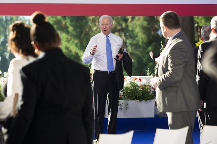 Joe Biden'dan soru soran muhabire azar